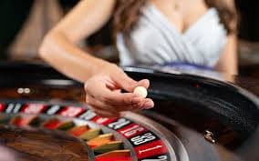 Antarmuka aplikasi gbslot menampilkan pasar taruhan sepak bola dan permainan slot